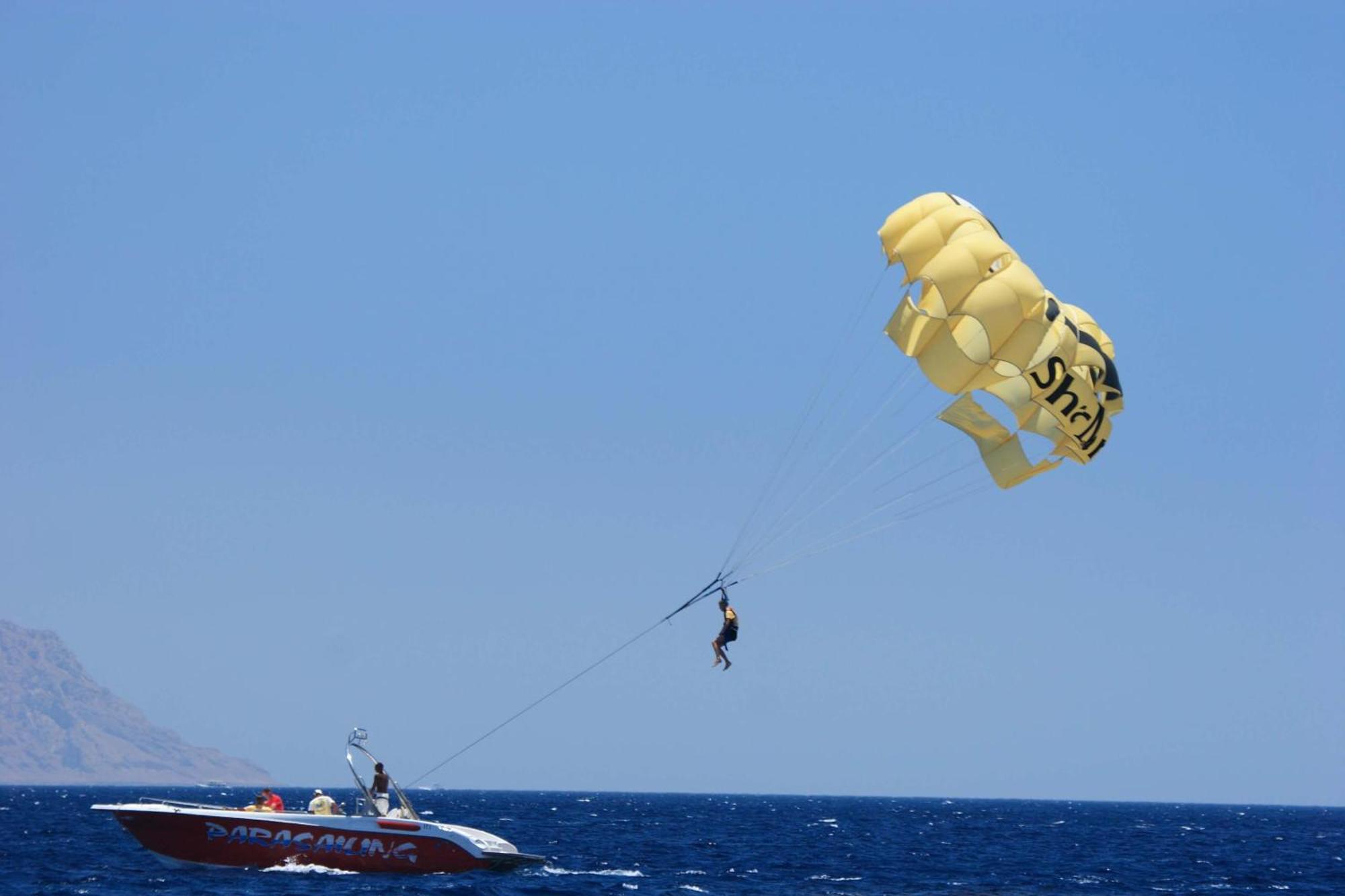 Sultan Gardens Resort Sharm El Sheikh Exterior photo Parasailing in Crete, Greece