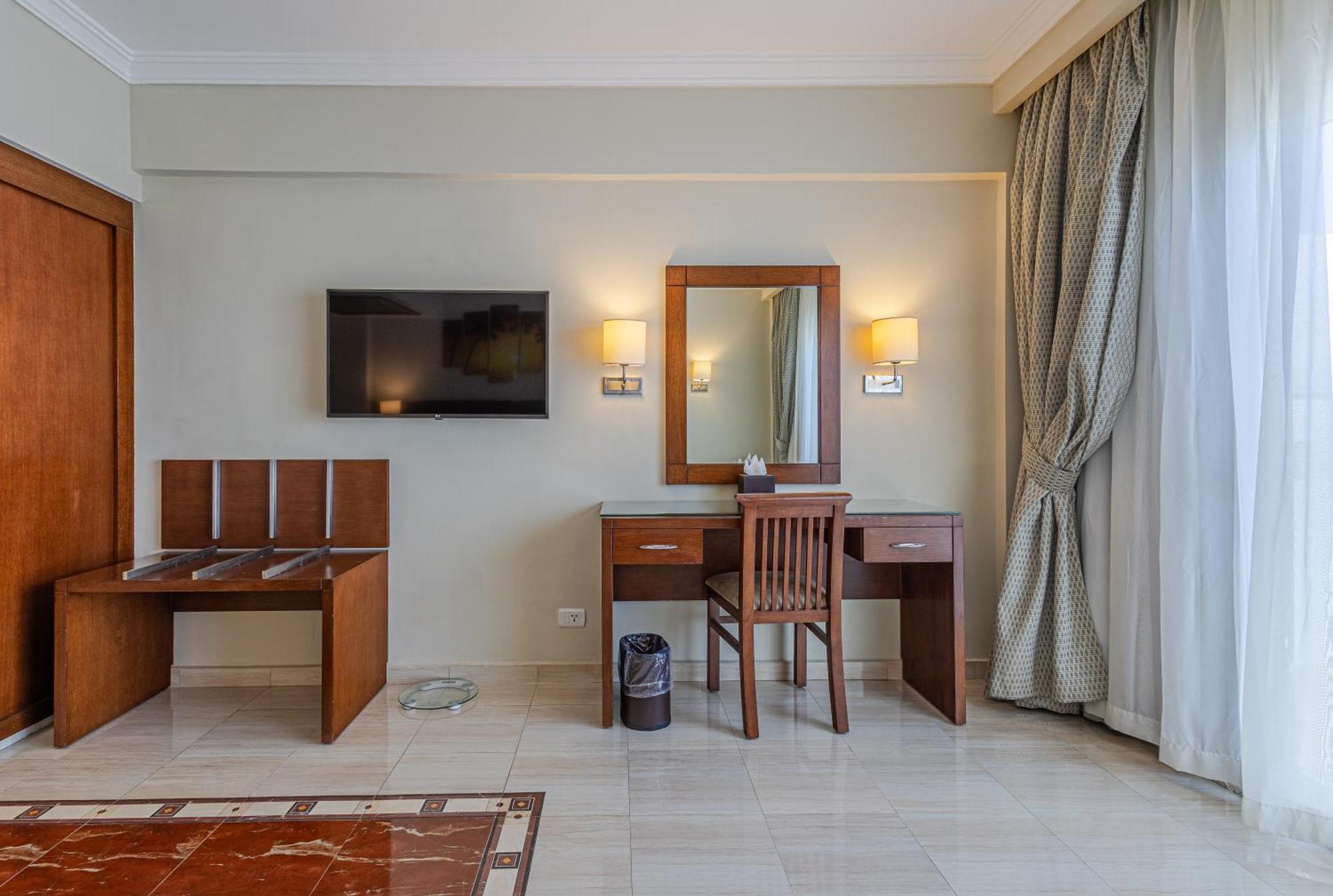 Sultan Gardens Resort Sharm El Sheikh Exterior photo A room at the hotel